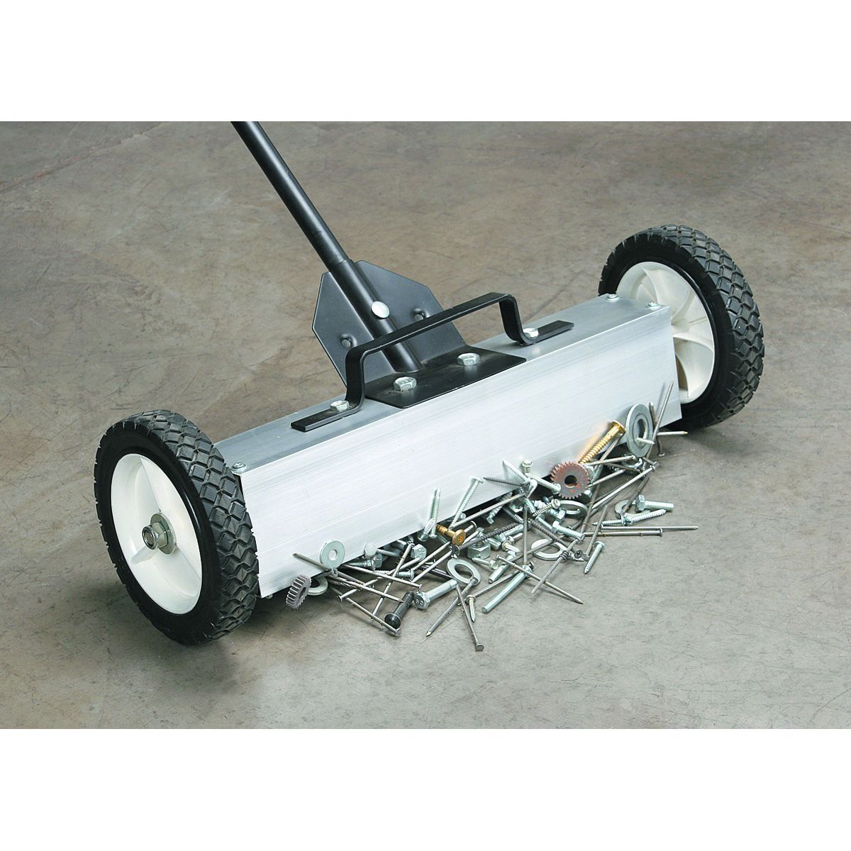 Magnetic Floor Sweeper I445