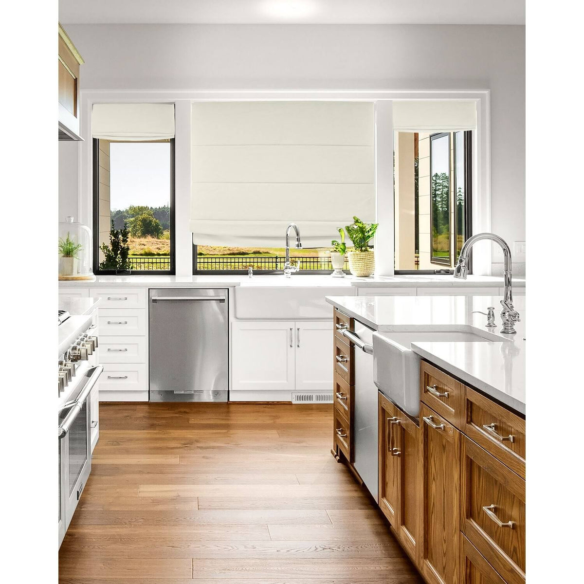 Blackout Cordless Roman Shades M640911