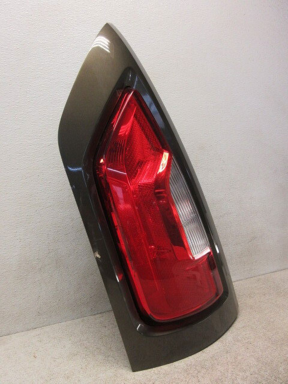 Pre-Owned Kia Soul Driver LH Tail Lamp Assembly R2776
