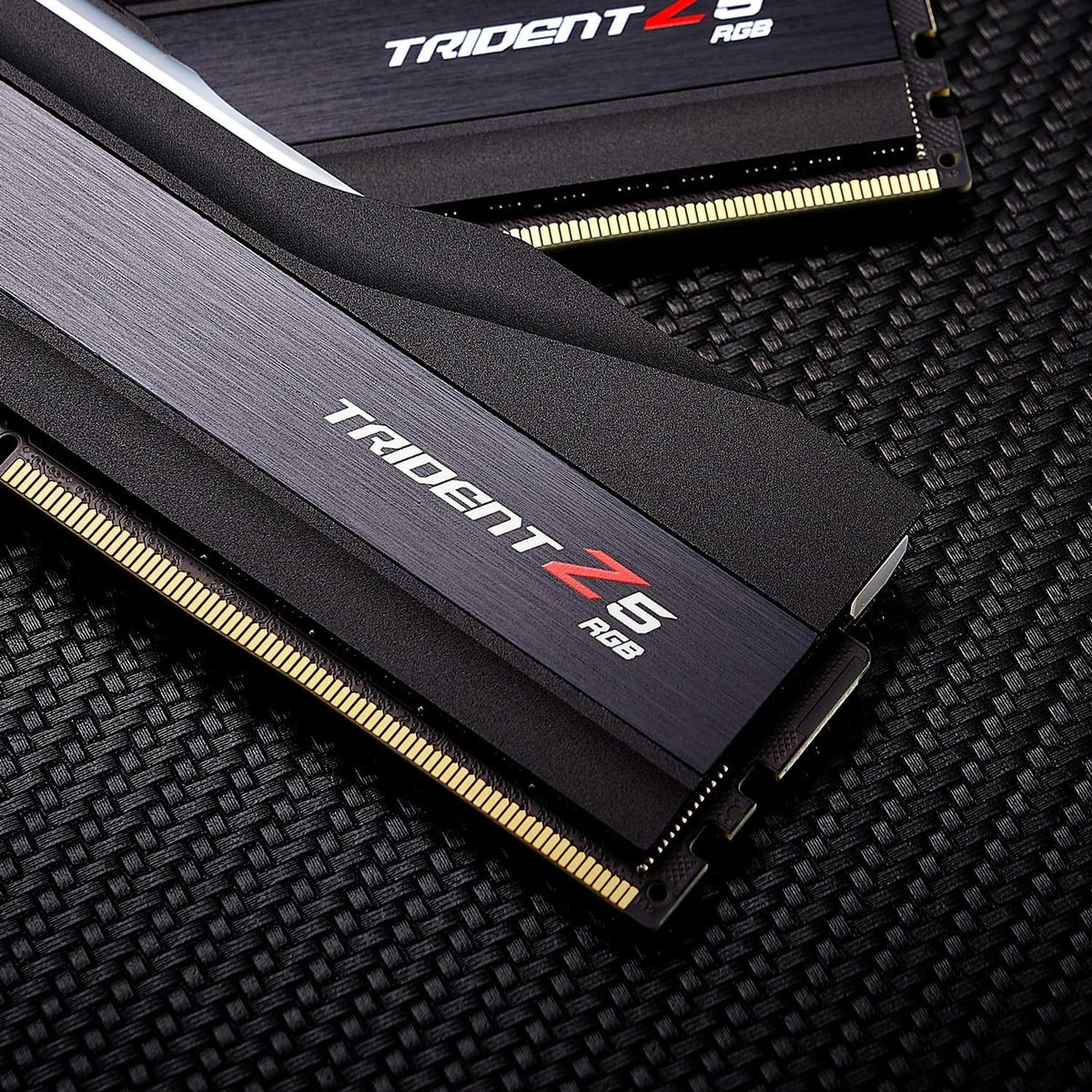DDR5 RAM 32GB (2x16GB) 5600MT/s CL28-34-34-89 Matte Black Desktop Computer Memory Y24266