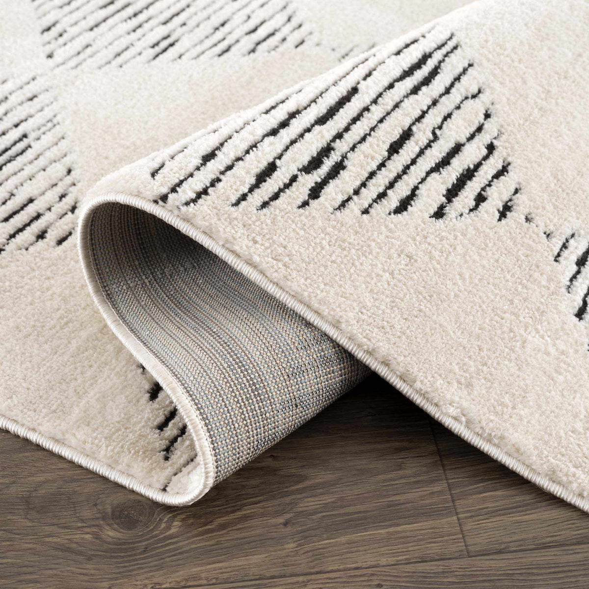 Cream Black White Area Rug U7121