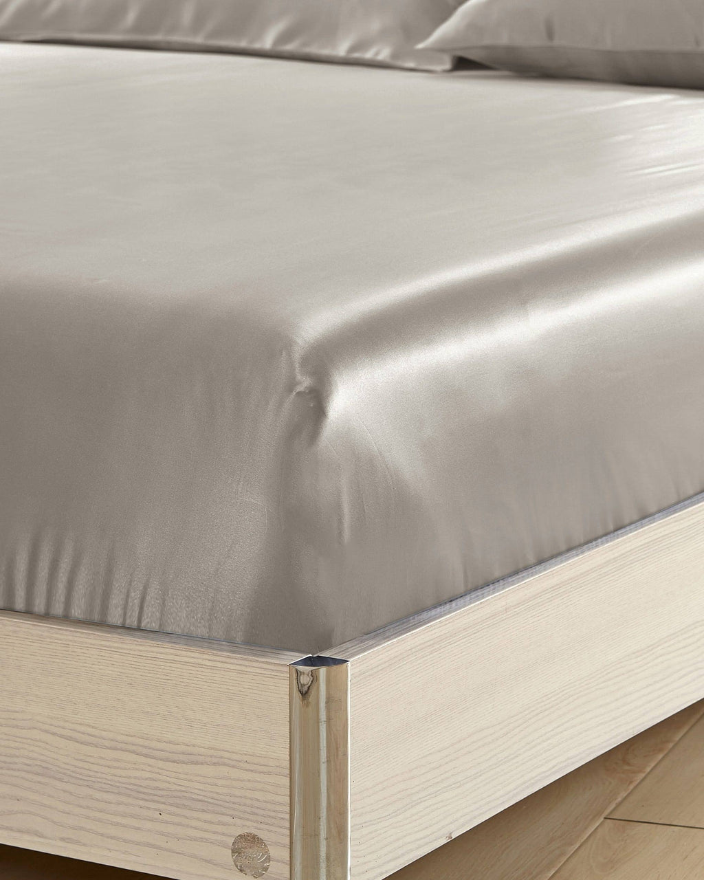 Fitted Sheet Seamless 19 Momme Silvergray 152 x 203 + 40cm O846